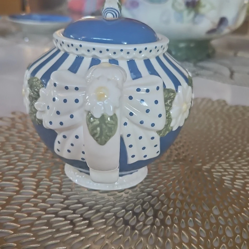 Teapot Collectable By Sandys Closet # 18213 Suzette Mini Teapot Blue Shoe 2001